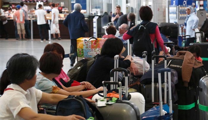 27,5 ΕΚΑΤ. ΤΟΥΡΙΣΤΕΣ - 15 ΔΙΣ. ΕΣΟΔΑ: «Σπάει τα κοντέρ» και φέτος ο ελληνικός τουρισμός
