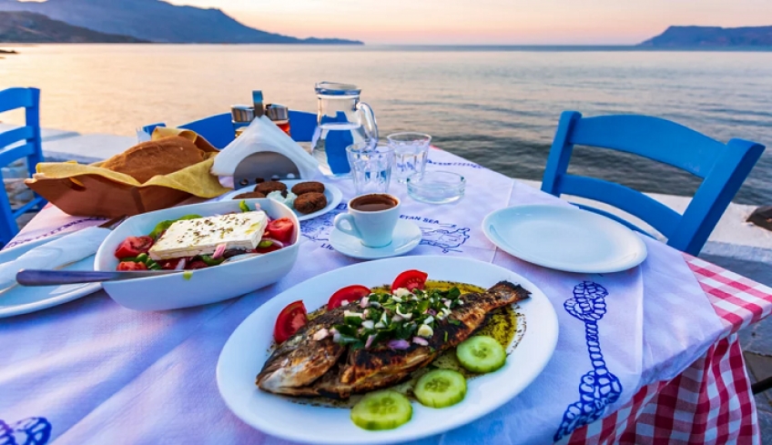 Δημοσιογράφος του CNN ήρθε στην Ελλάδα και τρελάθηκε με το πώς τρώνε οι Ελληνες -Τα πιάτα που την εντυπωσίασαν