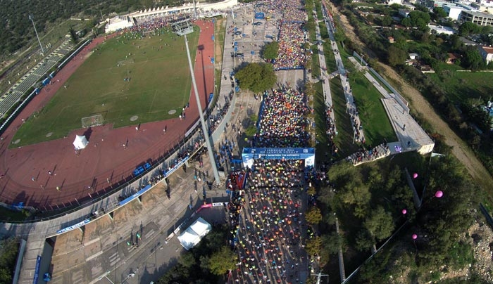 Δεκάδες χιλιάδες πολίτες έτρεξαν στον Μαραθώνιο της Αθήνας