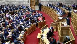 Boυλή: Ψηφίστηκαν το νομοσχέδιο για τα ανασφάλιστα οχήματα και η τροπολογία για τη ΛΑΡΚΟ