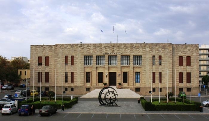 Αναθεωρεί τη στάση του για τους πρόσφυγες ο δήμος Ρόδου