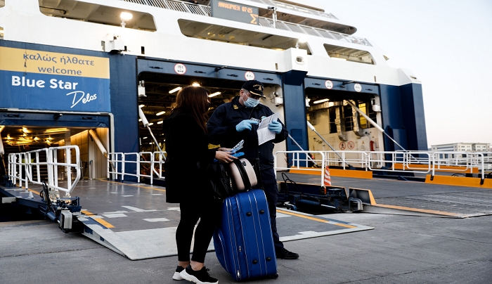 Πέτσας: Στις 18 Μαΐου είναι πιθανό να προστεθεί η ελεύθερη μετακίνηση σε μεγάλα νησιά