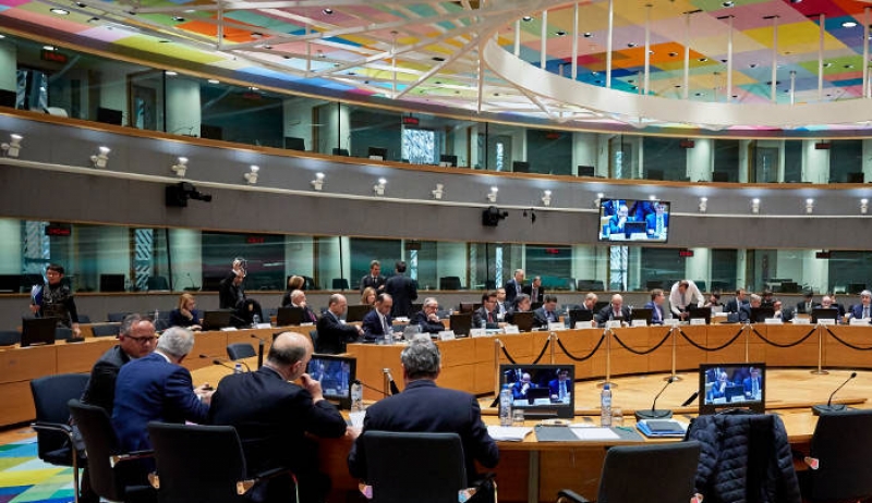 Οι προσδοκίες για το Eurogroup – Μεγαλύτερο «μαξιλάρι» με ήπια ελάφρυνση