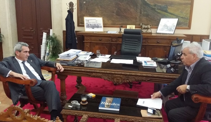Συνάντηση Περιφερειάρχη Νοτίου Αιγαίου κ. Γιώργου Χατζημάρκου με τον Δήμαρχο Πάτμου
