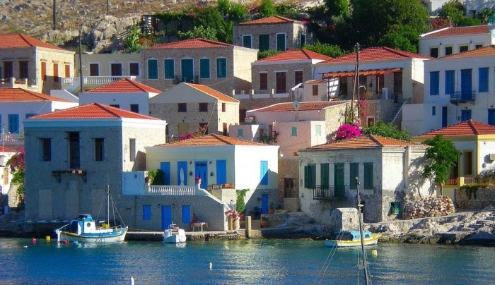 Διετή προγράμματα για τον τουρισμό σε νησιά του Αιγαίου-ΣΕΤΕ: Ελλείψεις στην πρακτική εφαρμογή