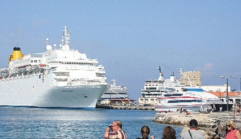 4 μεγάλα κρουαζιερόπλοια κατέπλευσαν χθες στο λιμάνι της Ρόδου – Μετέφεραν 6.389 τουρίστες