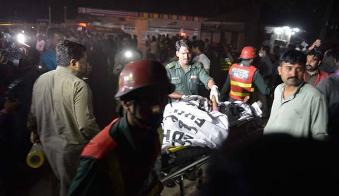 65 νεκροί τουλάχιστον από ΕΠΙΘΕΣΗ ΑΥΤΟΚΤΟΝΙΑΣ στο Πακιστάν
