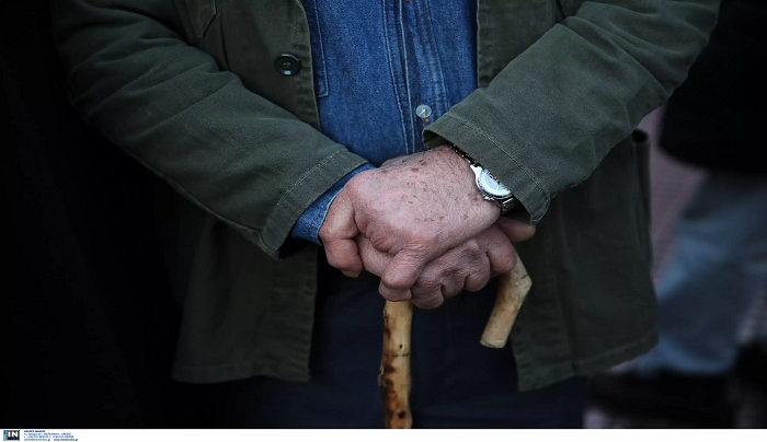 “Ζοφερή” η κατάσταση για το ασφαλιστικό στην Ελλάδα – Ούτε δύο εργαζόμενοι ανά συνταξιούχο σε λίγα χρόνια! (πίνακες)