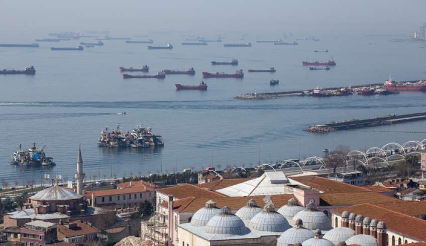 Συνωστισμός στην Τουρκία: 19 τάνκερ αγκυροβόλησαν μετά την επιβολή πλαφόν στο ρωσικό πετρέλαιο