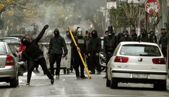 «Πόλεμος» για το άβατο των Εξαρχείων μετά την... αριστερή απαγόρευση Τόσκα κατά αστυνομικών
