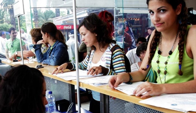 Έρχονται ΚΕΠ για «κόκκινα» δάνεια - Και στη Ρόδο