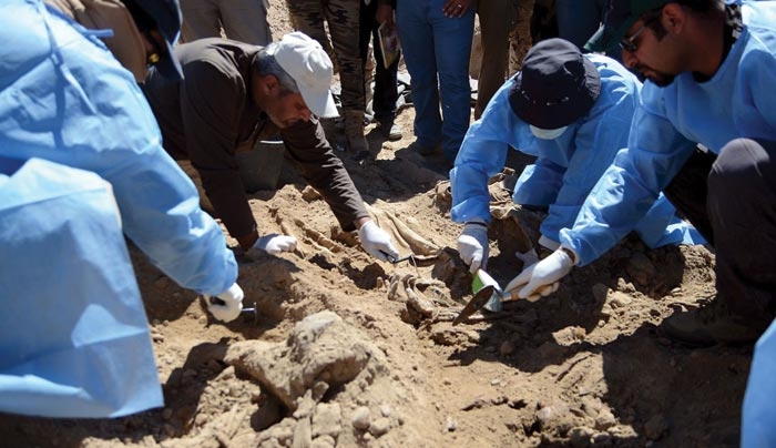Ιράκ: 365 σοροί τζιχαντιστών ανακαλύφθηκαν σε ομαδικούς τάφους