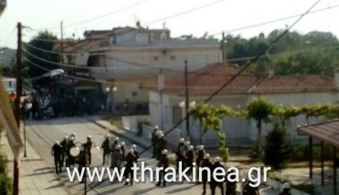 Επεισόδια μεταξύ διαδηλωτών του No Border Camp και της αστυνομίας [βίντεο]