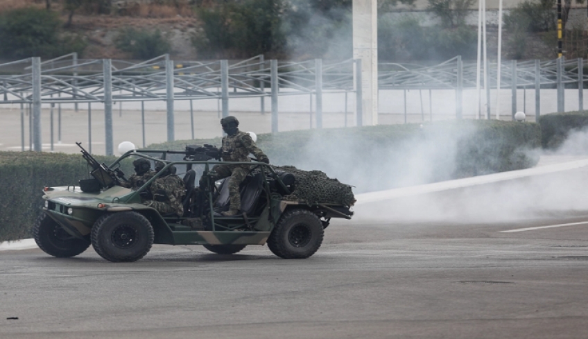 «Ηρακλής»: Εντυπωσιακές εικόνες από τις ειδικές επιχειρήσεις των Ενόπλων Δυνάμεων Ελλάδας, Αιγύπτου, ΗΑΕ, Σαουδικής Αραβίας