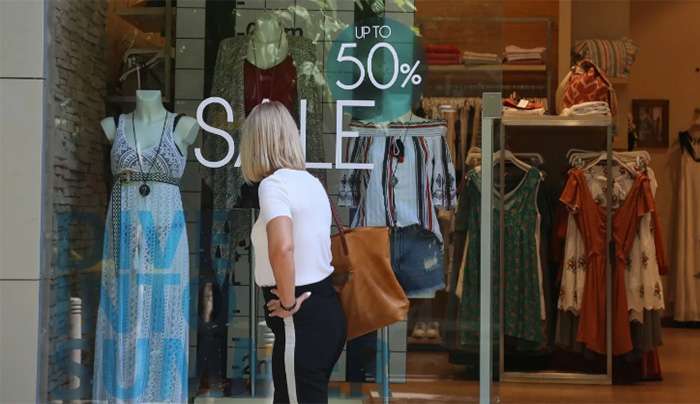 Καλοκαιρινές εκπτώσεις 2025: Στις 31 Αυγούστου ολοκληρώνονται