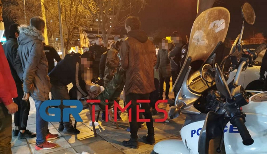 Άγρια συμπλοκή με κοντάρια και μαχαίρια στη Θεσσαλονίκη– Δύο τραυματίες [βίντεο]