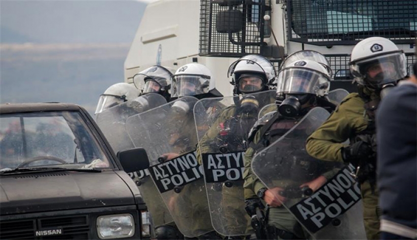 Προσφυγικό: Αποσύρονται οι δυνάμεις των ΜΑΤ από Λέσβο και Χίο [vid]