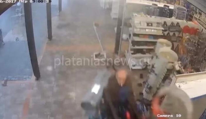 Ανεμοστρόβιλος «χτυπά» καταστήματα στο Μάλεμε Χανίων [βίντεο]