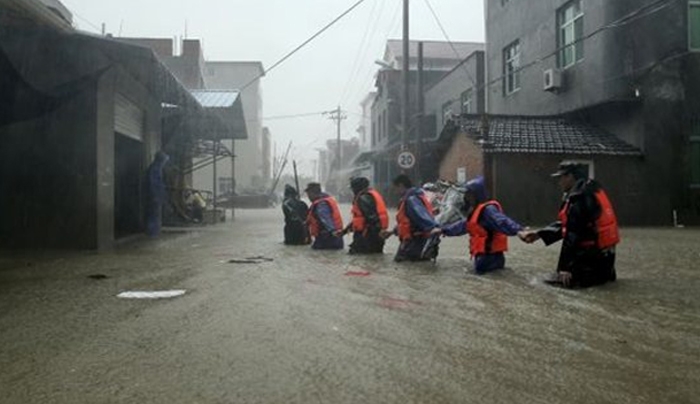 Φονικός τυφώνας σάρωσε τα ανατολικά της Κίνας- Tουλάχιστον 14 οι νεκροί [εικόνες &amp; βίντεο]