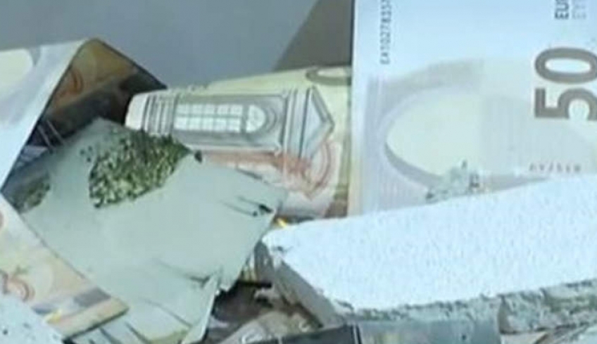 Γέμισε λεφτά ο δρόμος μετά από έκρηξη σε ΑΤΜ στην Ηλιούπολη