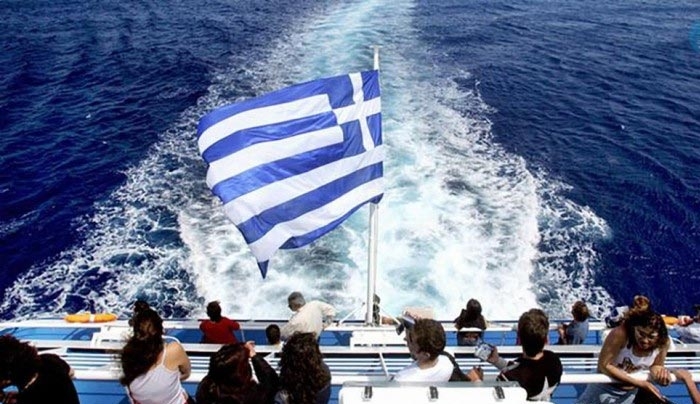 Οι «μονομαχίες» που θα κρίνουν το στοίχημα του τουρισμού