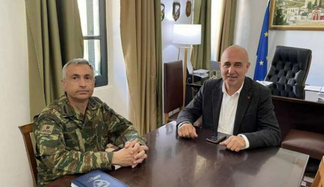 Επίσκεψη του νέου Ταξιάρχου στον Δήμαρχο Λέρου