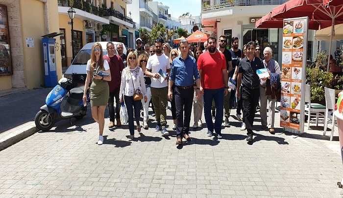 ΙΣΧΥΡΗ ΚΩΣ: Κυριακάτικη περιοδεία στο κέντρο της πόλης