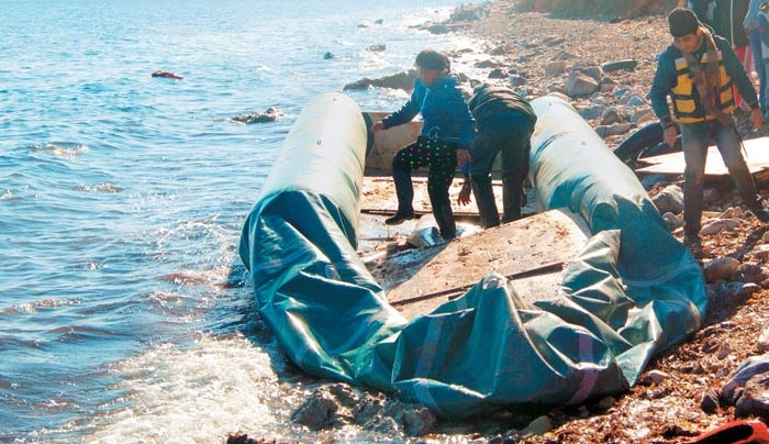 Πλιάτσικο στο δράμα των προσφύγων