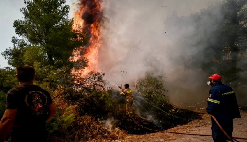 Φωτιά: Ενεργά μέτωπα σε Θρακομακεδόνες και Μαλακάσα - Στη μάχη τα εναέρια μέσα