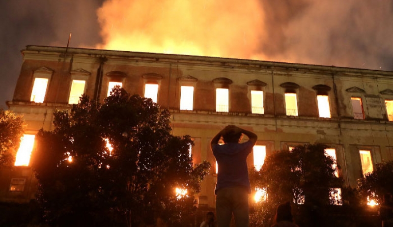 Κόλαση φωτιάς στη Βραζιλία: Στάχτη το Εθνικό Μουσείο του Ρίο [βίντεο]