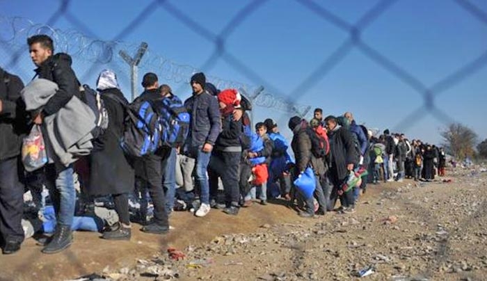 Εγκλωβίζονται στην Ελλάδα: Χιλιάδες μετανάστες στον Πειραιά, χιλιάδες και στην Ειδομένη