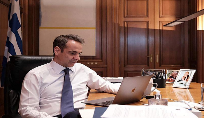 Έκτακτη τηλεδιάσκεψη υπό τον Μητσοτάκη με Τσιόδρα- Χαρδαλιά