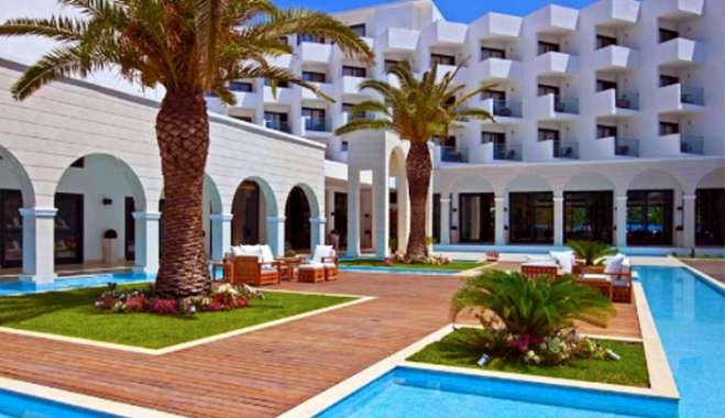 Η φωτογραφία είναι από το Mitsis Faliraki Beach στη Ρόδο