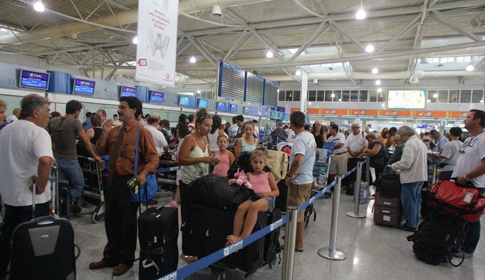 Νέα «απογείωση» στην κίνηση επιβατών στα αεροδρόμια