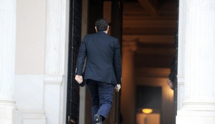 “Παίρνει τα κεφάλια” 10 υπουργών ο Α. Τσίπρας – Τα ονόματα όσων βγαίνουν από την κυβέρνηση