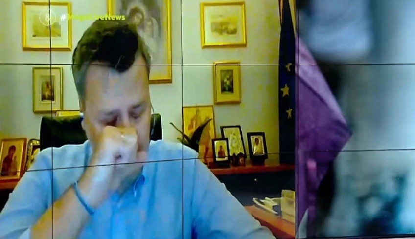 Γιάννης Καλλιάνος: Κατέρρευσε με λυγμούς on air - Στο νοσοκομείο με κορονοϊό και οι δύο γονείς του [βίντεο]