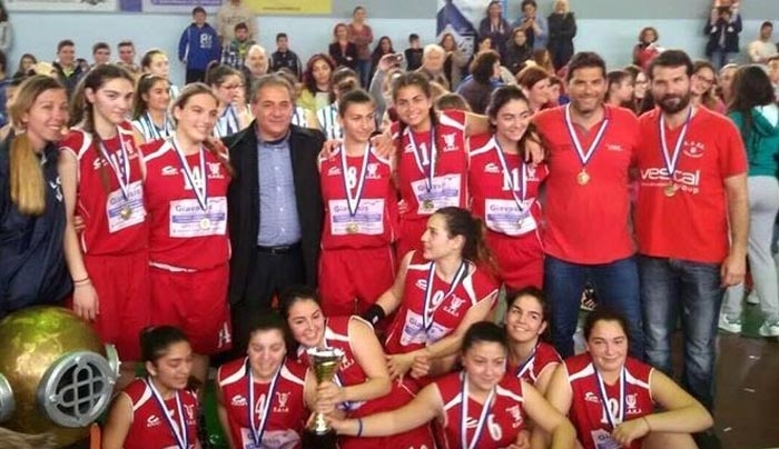 ΠΡΩΤΑΘΛΗΤΡΙΑ ΝΕΑΝΙΔΩΝ η Ε.Α.ΚΑ.!