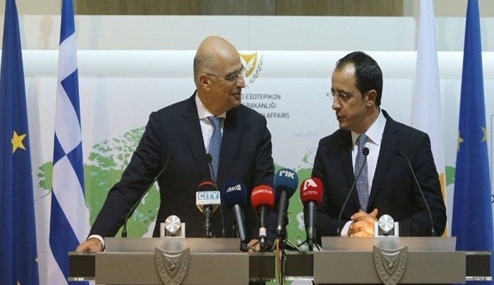 Δένδιας από Κύπρο: Ταραξίας περιχαρακωμένος σε αδιέξοδα η Τουρκία