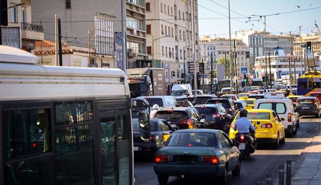 Ποιοι πρέπει να παραδώσουν το χάρτινο δίπλωμα οδήγησης μέχρι το τέλος του έτους