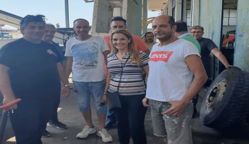 Η Μίκα Ιατρίδη με τους εργαζόμενους στις επιχειρήσεις του Δήμου Ρόδου