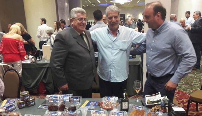 Ο ΦΙΛ ΖΑΝΝΕΤΙΔΗΣ ΣΤΑ OLYMP AWARDS 2017 - ΔΥΟ ΧΡΥΣΑ ΒΡΑΒΕΙΑ ΣΤΗΝ ΚΑΛΥΜΝΟ