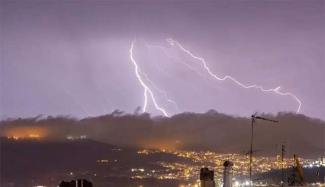 Καιρός σήμερα: Βροχές και καταιγίδες τοπικά ισχυρές – Αναλυτική πρόγνωση