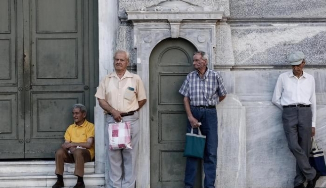 Αντισταθμιστικά-ψίχουλα για τις απώλειες στις συντάξεις