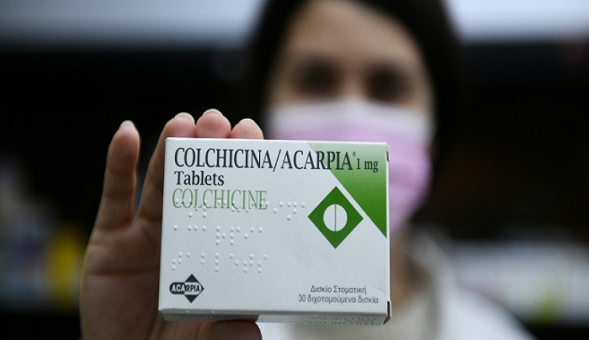 Μόσιαλος: H κολχικίνη δεν μειώνει τη θνητότητα στους ασθενείς που νοσηλεύονται με κορωνοϊό