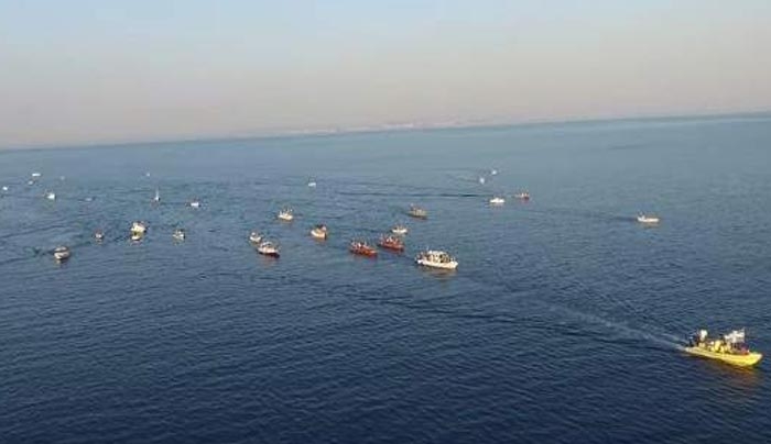Δεκάδες φουσκωτά συνοδεύουν την εικόνα του Αγίου Αιμιλιανού στη Χίο [βίντεο]