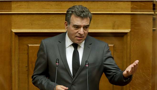 ΜΑΝΟΣ ΚΟΝΣΟΛΑΣ :  « 1.800 ευρώ επιπλέον μισθού για τους γιατρούς που θα επιλέξουν να έρθουν στα νησιά και 1.200 ευρώ επιπλέον για τους νοσηλευτές»
