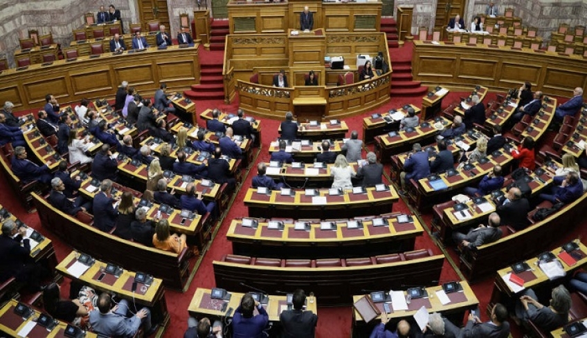 Νομοσχέδιο-«ψαλίδι» στους μετακλητούς των υπουργών φέρνει σήμερα η κυβέρνηση