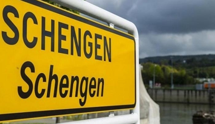 Το plan B της Μέρκελ για τους πρόσφυγες απειλεί την Συνθήκη του Σένγκεν