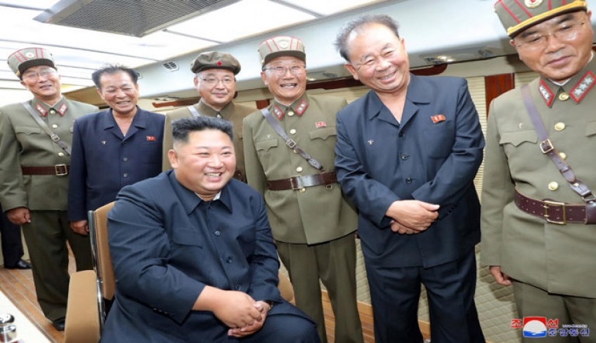 Βόρεια Κορέα: Ο Κιμ Γιονγκ Ουν επιθεώρησε τη δοκιμή ενός «νέου όπλου»