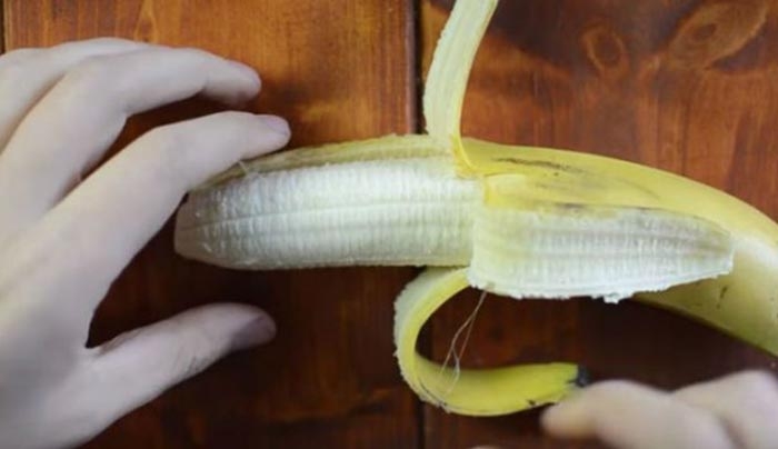 Δεν μπορείτε να φανταστείτε σε τι μετέτρεψε μια μπανάνα αυτός ο καλλιτέχνης (Βίντεο)